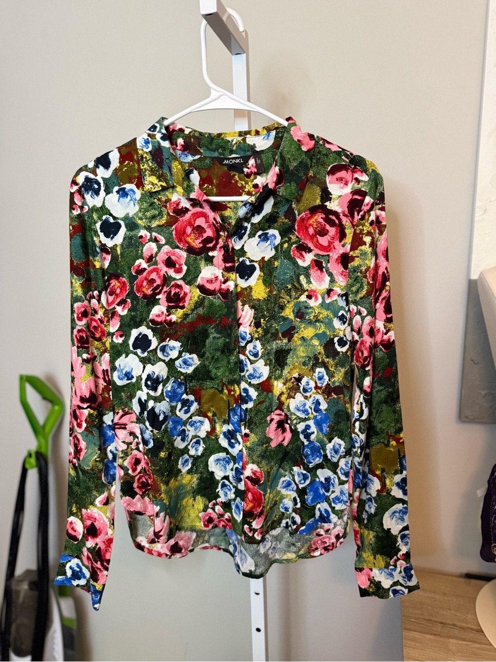 MONKI Green Floral Button-Down Shirt with Pink & Blue Blooms XS